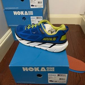 COPY - Men Hoka Shoes only in 13.5 send best offer